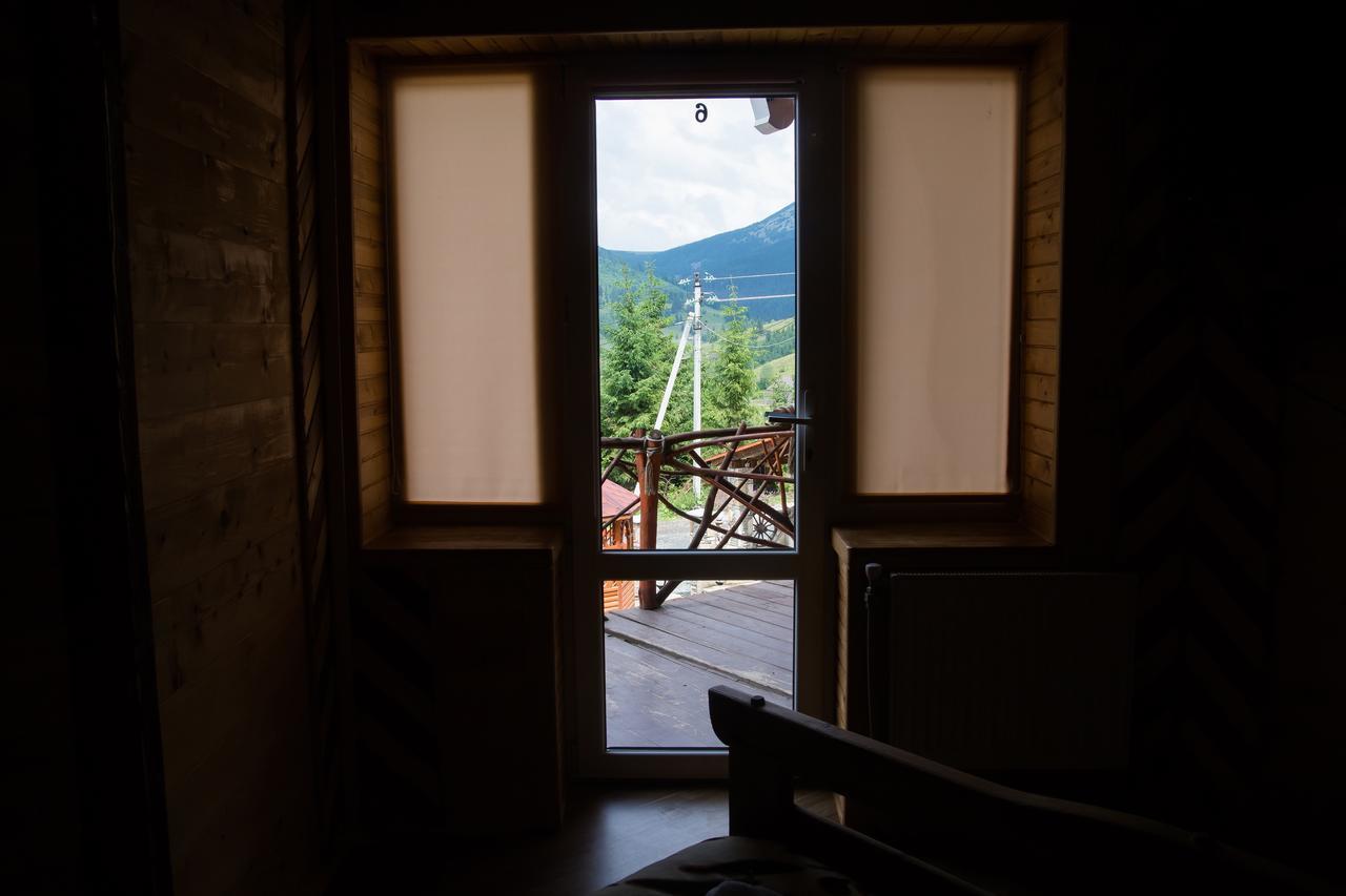 Kabanova Gora Pension Boekovel Buitenkant foto