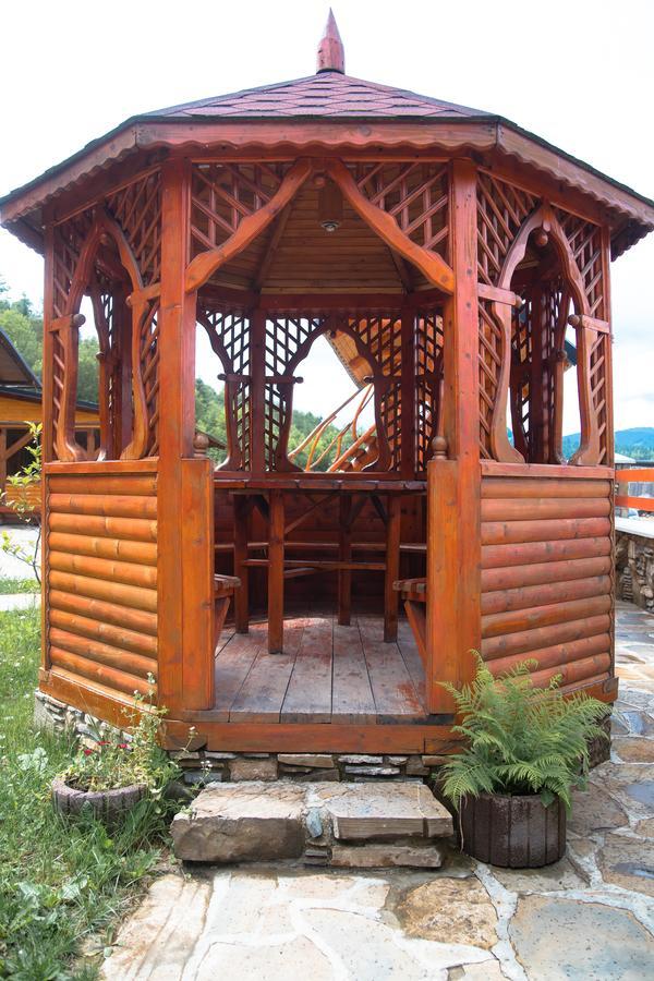Kabanova Gora Pension Boekovel Buitenkant foto